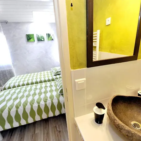 Maison de 2 chambres a Volvic avec terrasse amenagee et WiFi Hébergement de vacances Volvic